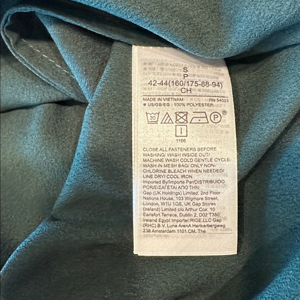 Nwt . Gap blouse - Picture 6 of 6